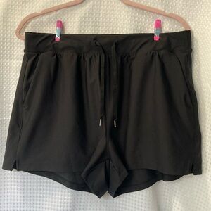 Old Navy Active Black High-Rise Go-Dry Shorts size Large EUC A2